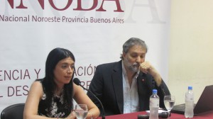 Danya Tavela y Jerónimo Ainchil, durante la apertura del encuentro.